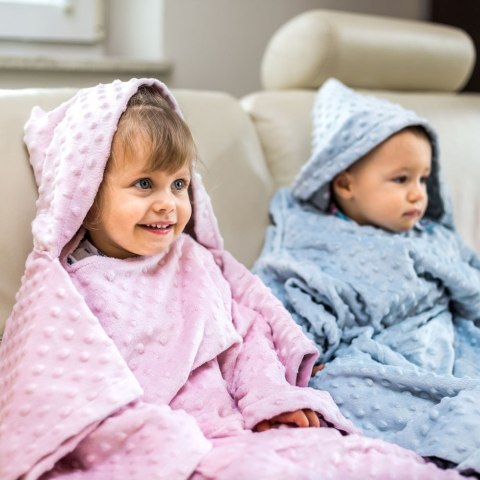 Kocyk zimowy Różowy minky gruby koc z rękawkami