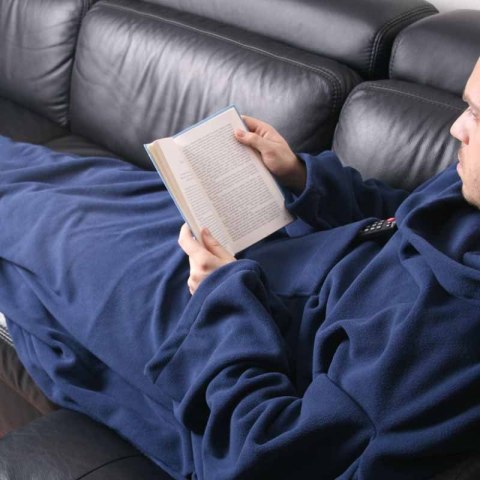 Kocyko - Szlafrok Granatowy ciepły koc z rękawami